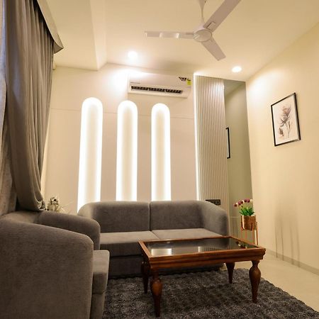The Meera Hotel Ujjain Zewnętrze zdjęcie