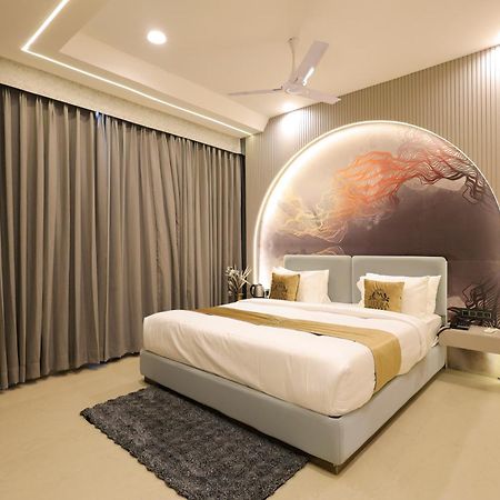 The Meera Hotel Ujjain Zewnętrze zdjęcie