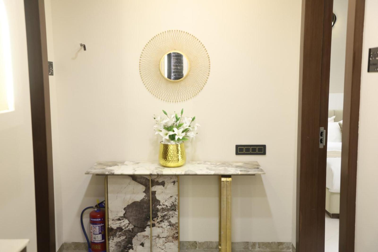 The Meera Hotel Ujjain Zewnętrze zdjęcie