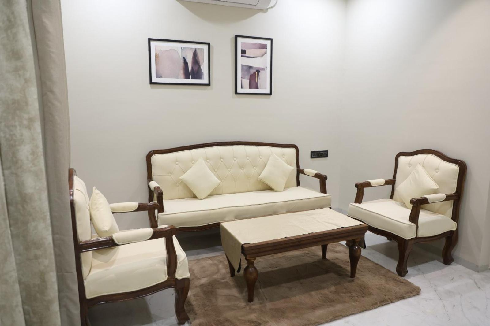 The Meera Hotel Ujjain Zewnętrze zdjęcie