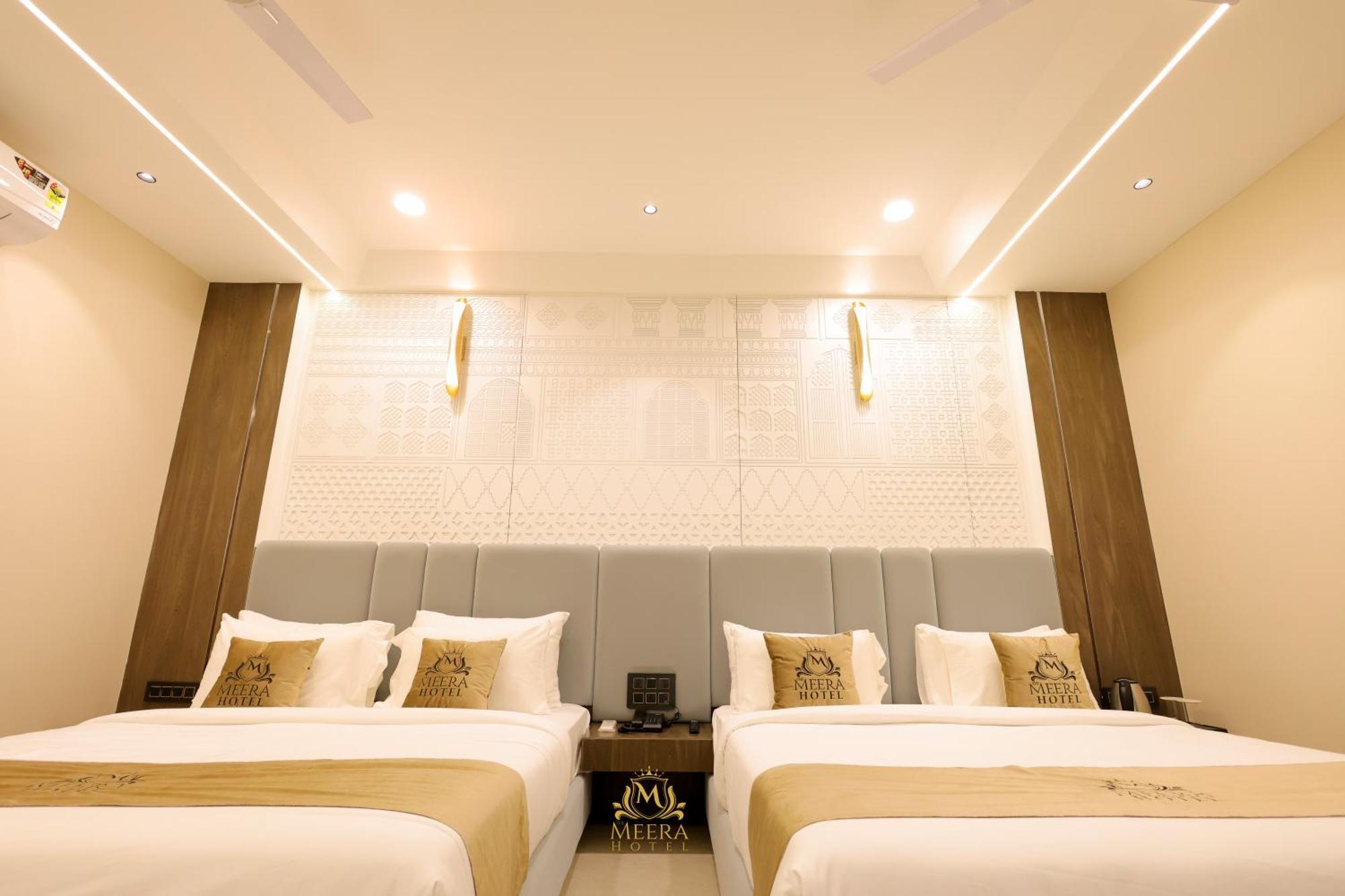 The Meera Hotel Ujjain Zewnętrze zdjęcie