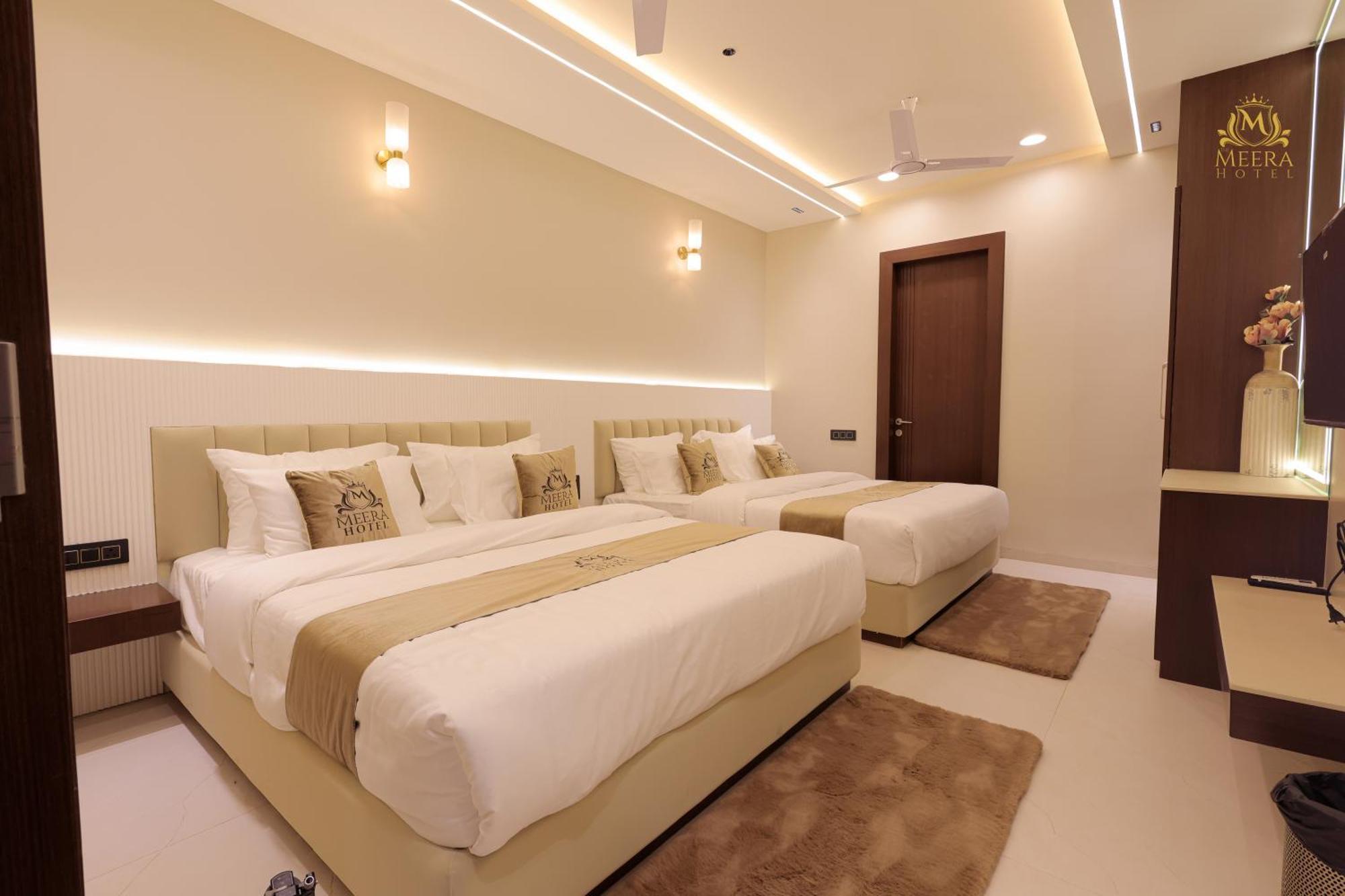 The Meera Hotel Ujjain Zewnętrze zdjęcie