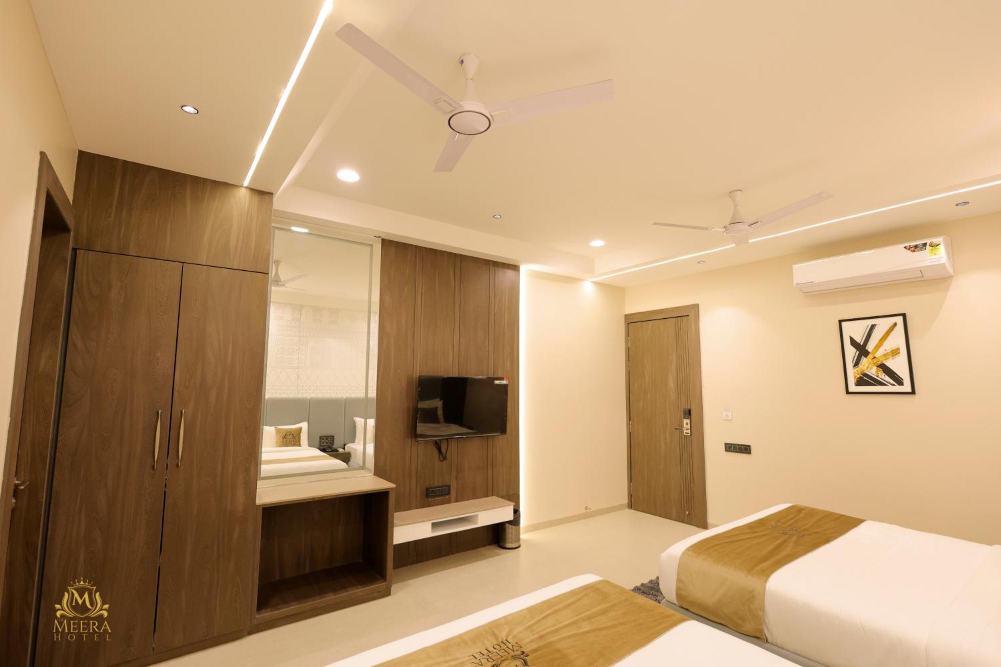 The Meera Hotel Ujjain Zewnętrze zdjęcie
