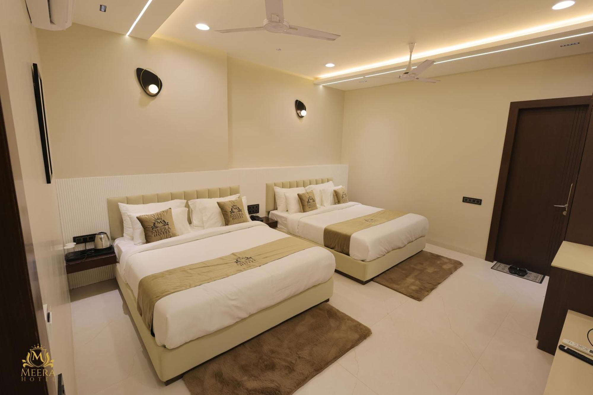 The Meera Hotel Ujjain Zewnętrze zdjęcie