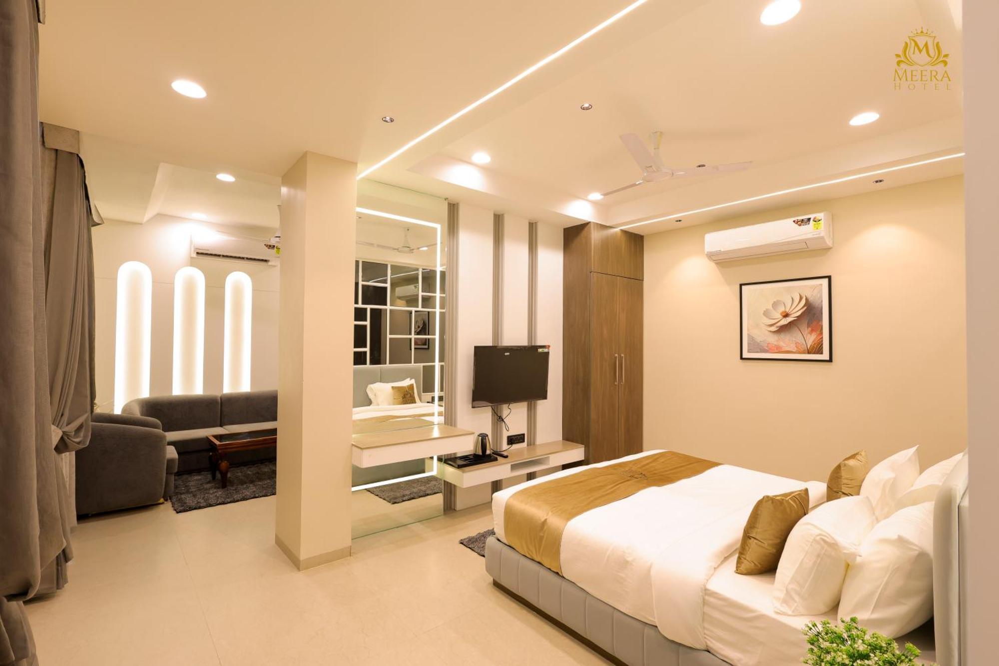 The Meera Hotel Ujjain Zewnętrze zdjęcie