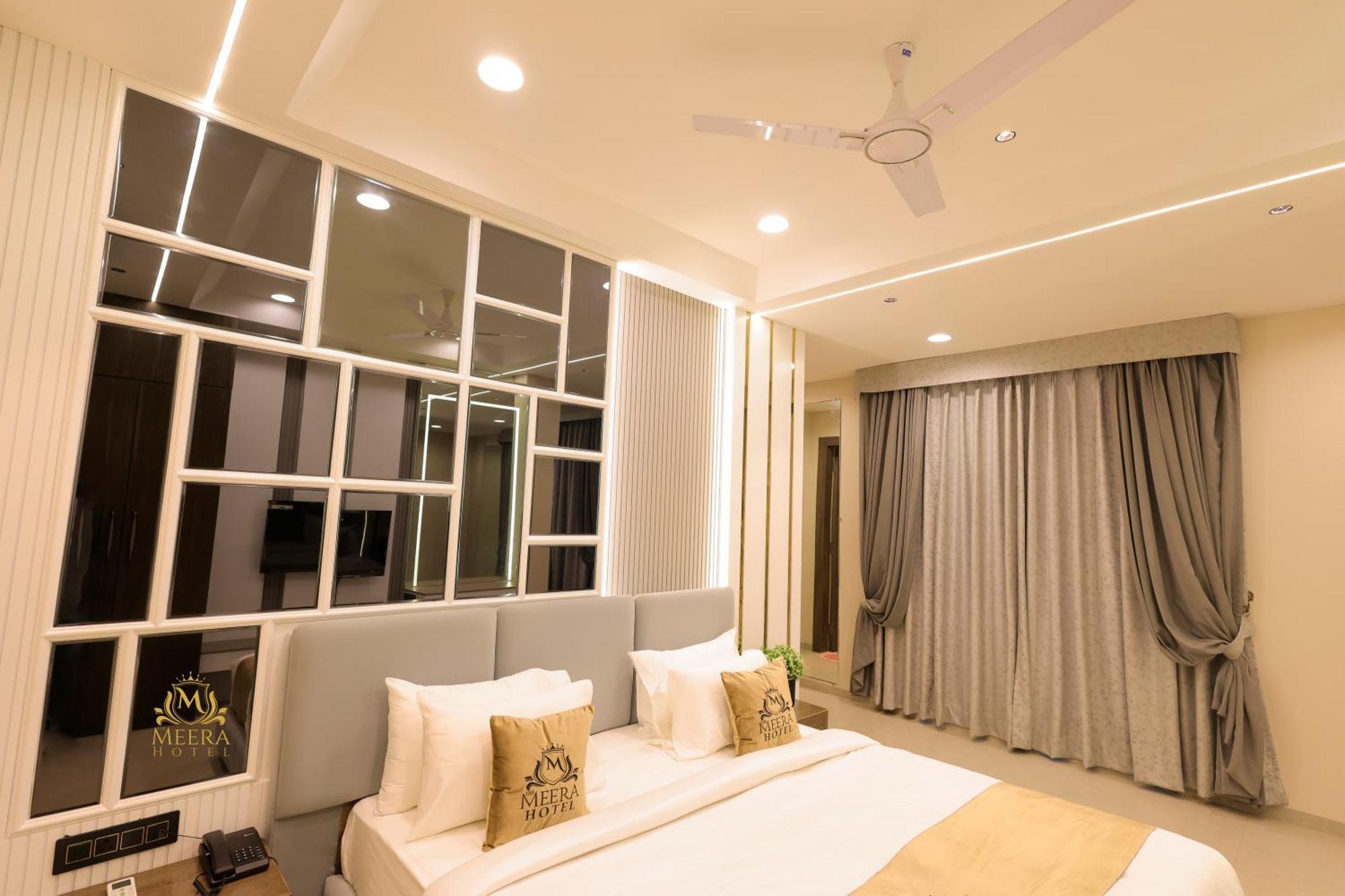 The Meera Hotel Ujjain Zewnętrze zdjęcie