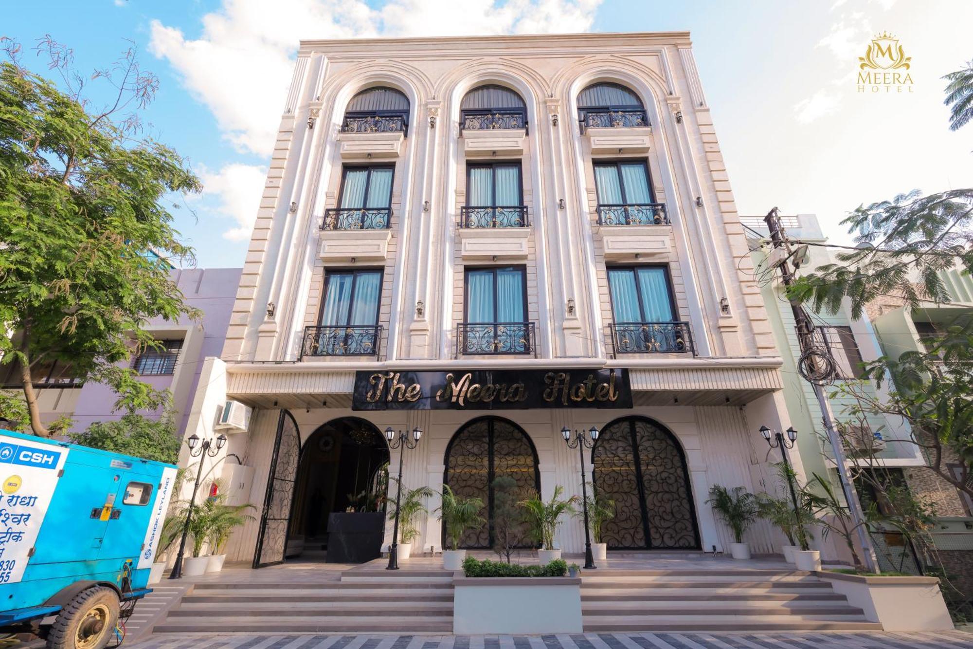 The Meera Hotel Ujjain Zewnętrze zdjęcie