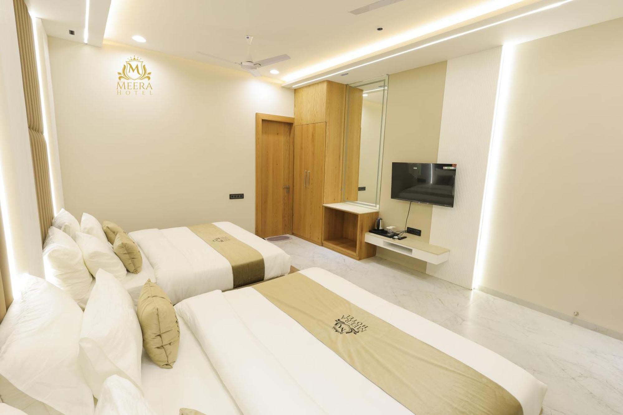 The Meera Hotel Ujjain Zewnętrze zdjęcie