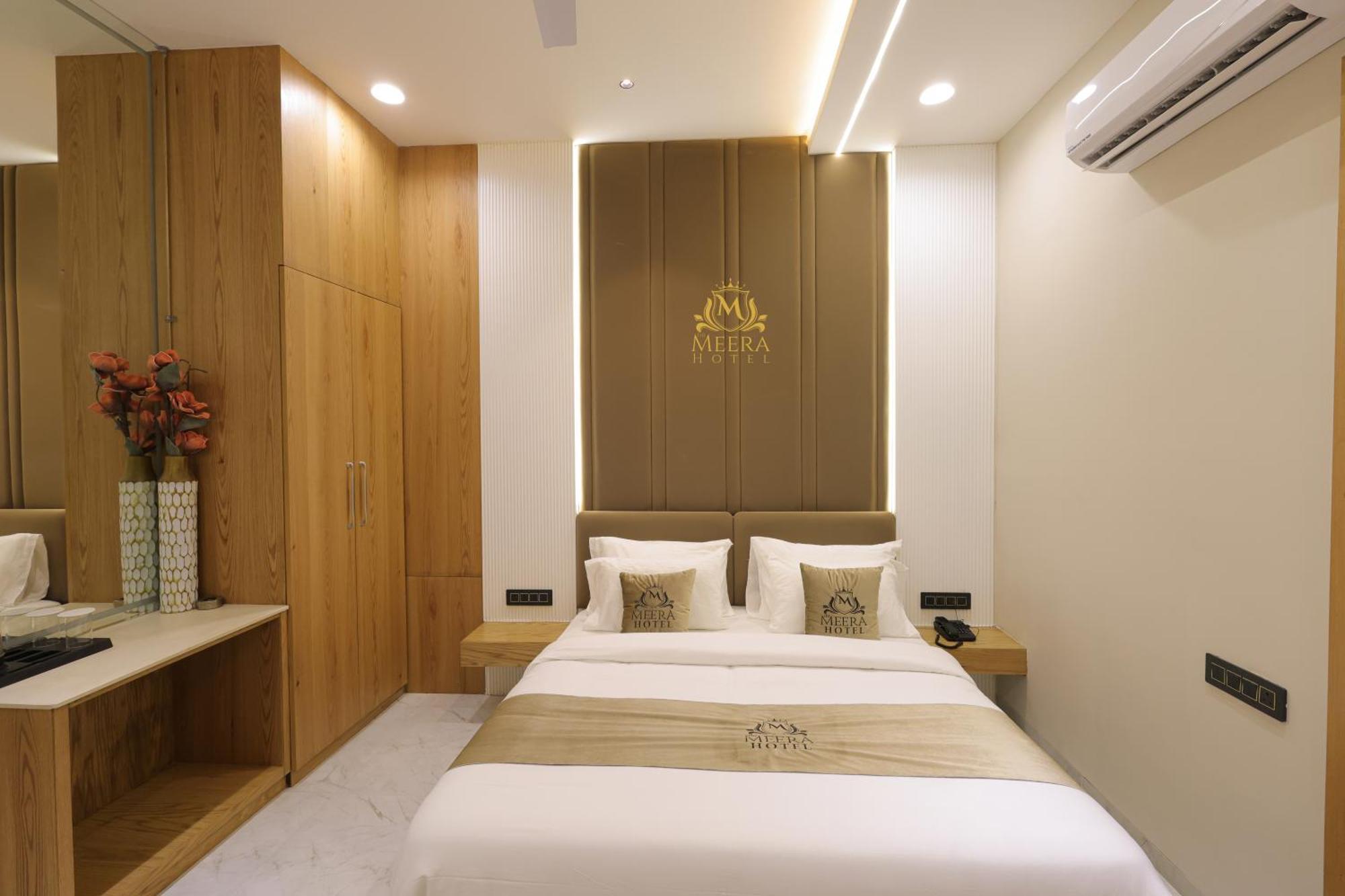 The Meera Hotel Ujjain Zewnętrze zdjęcie