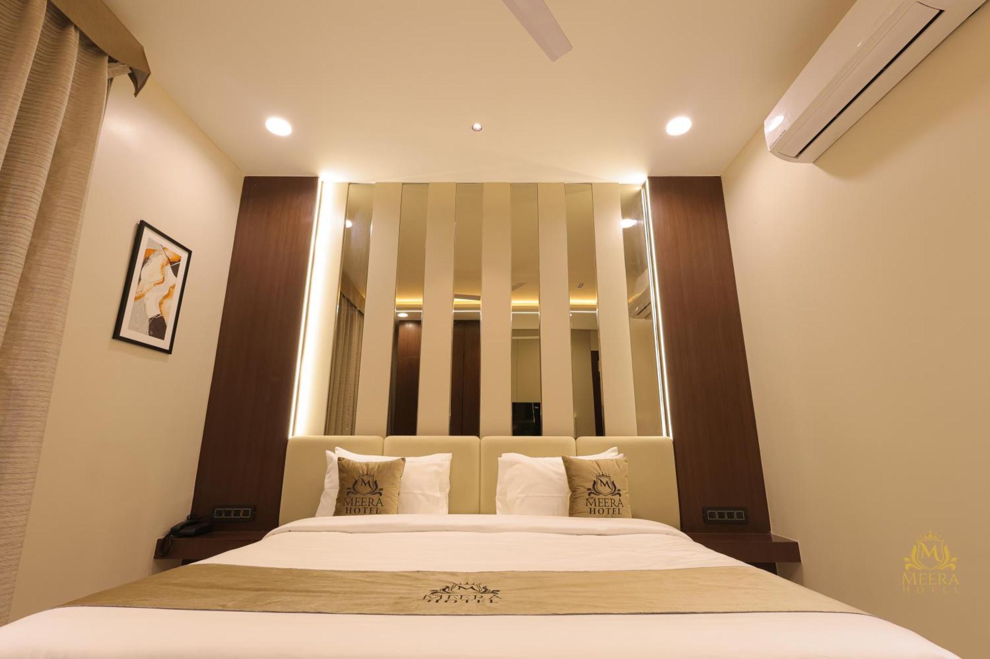 The Meera Hotel Ujjain Zewnętrze zdjęcie