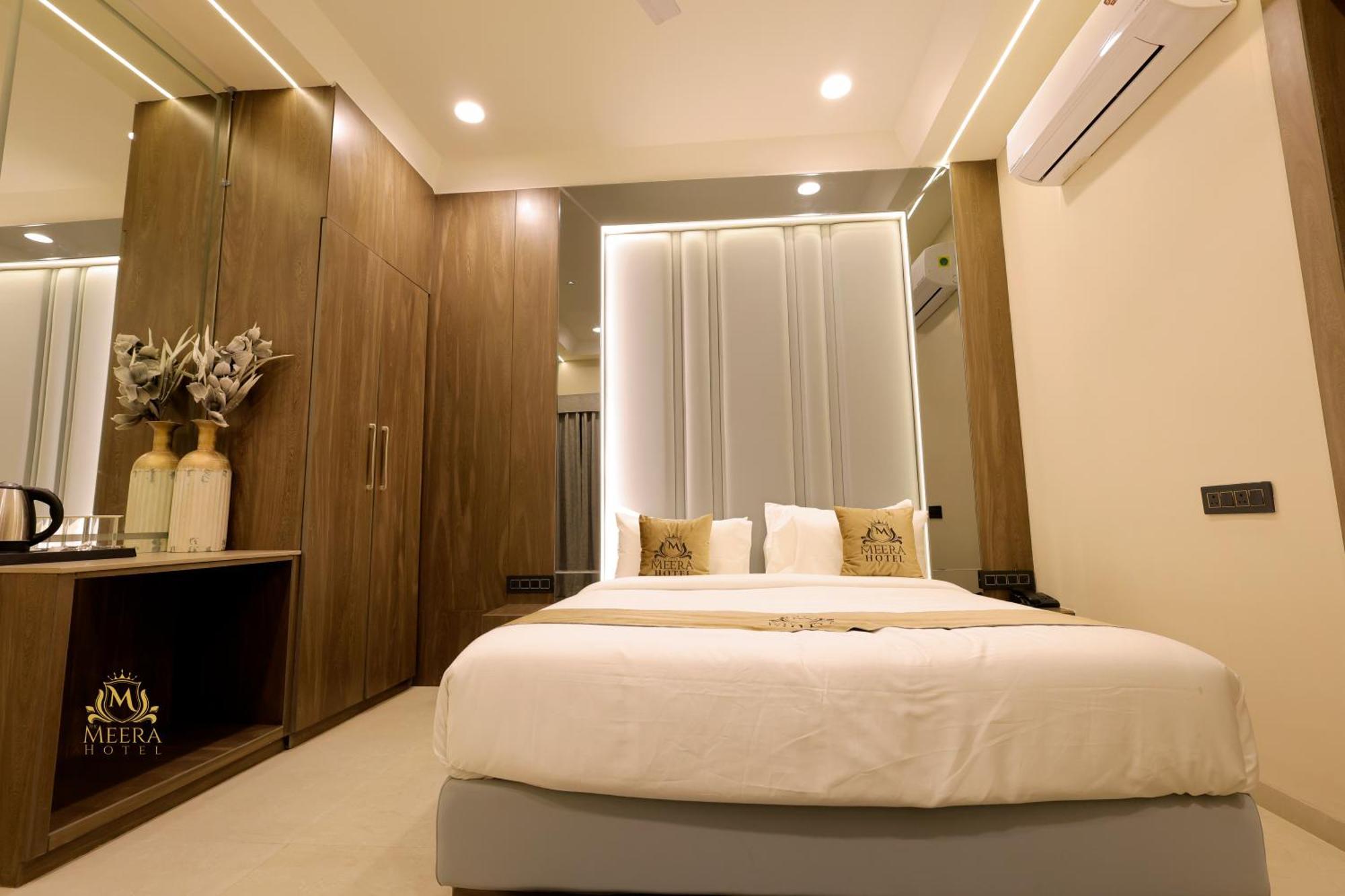 The Meera Hotel Ujjain Zewnętrze zdjęcie