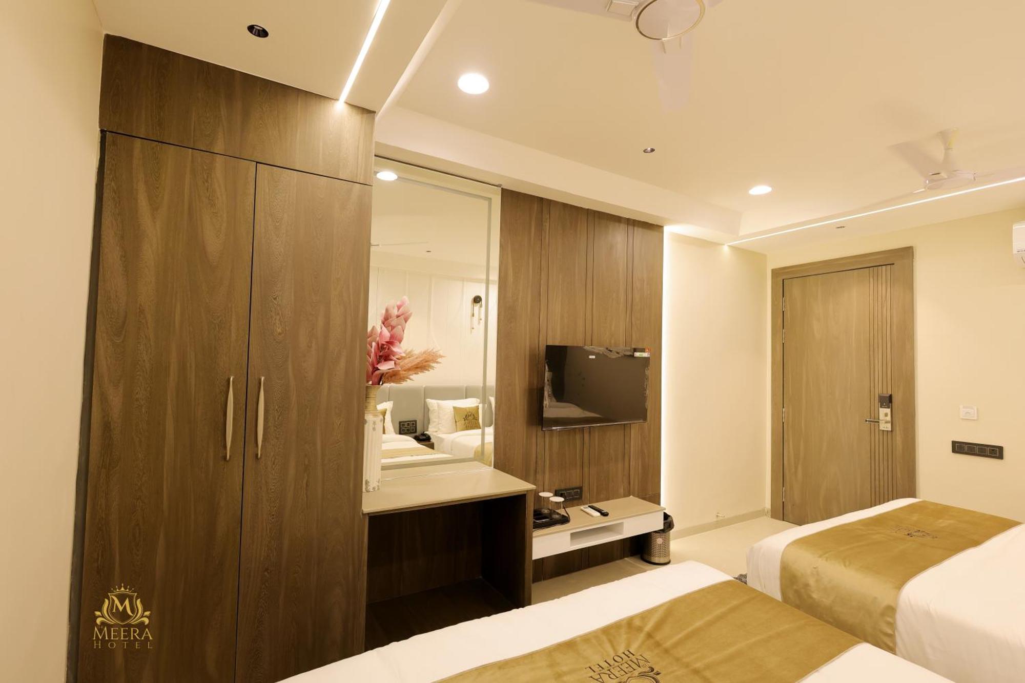 The Meera Hotel Ujjain Zewnętrze zdjęcie