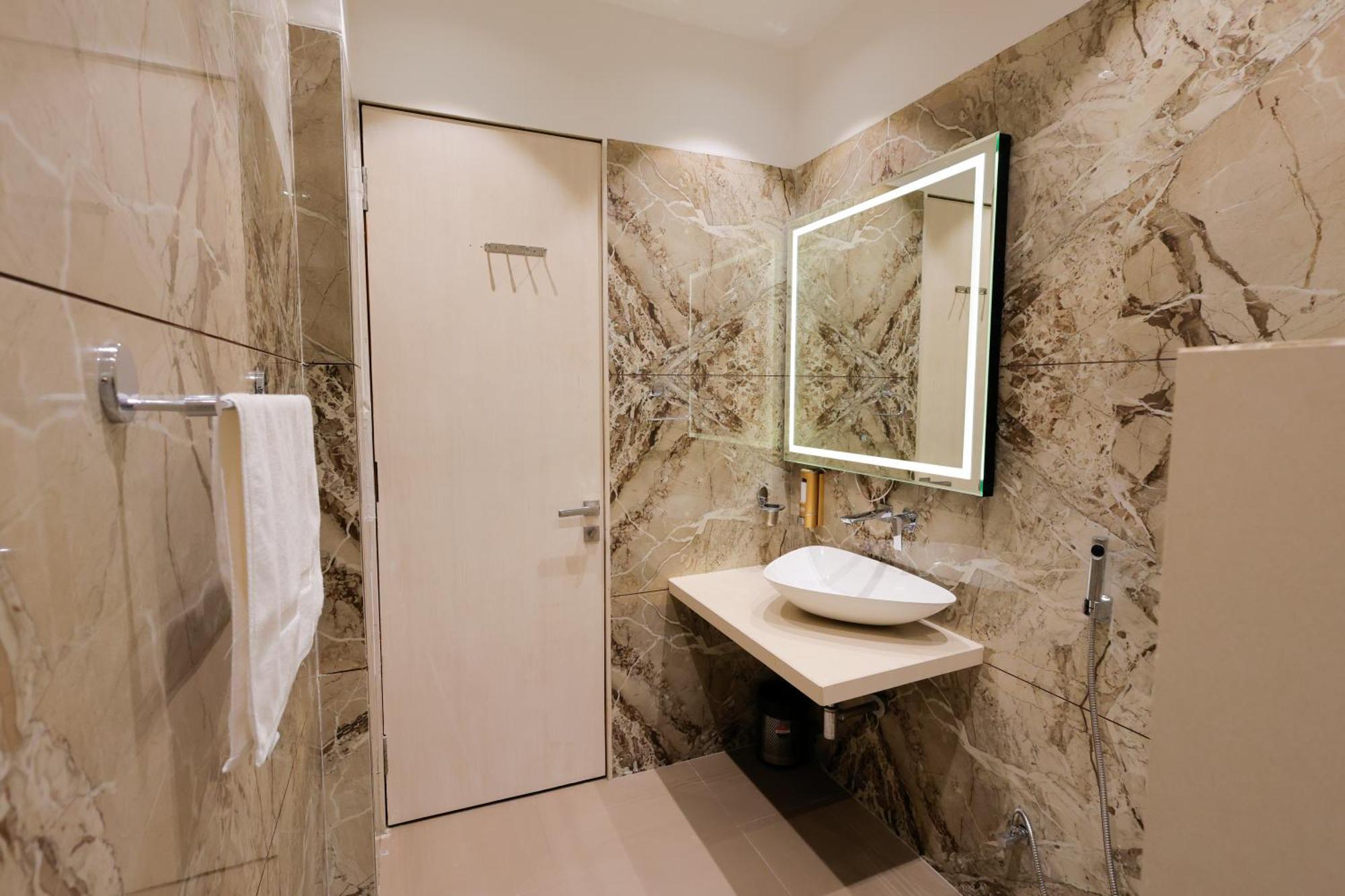 The Meera Hotel Ujjain Zewnętrze zdjęcie
