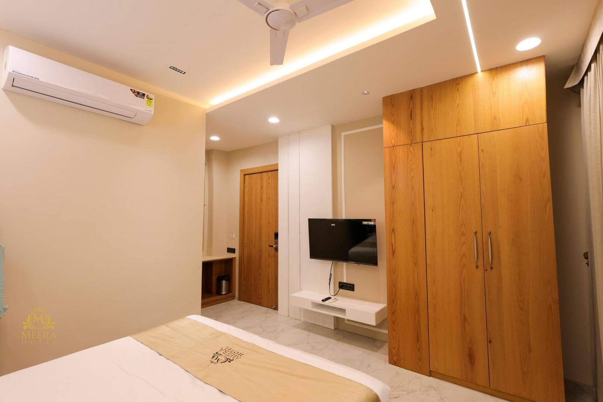 The Meera Hotel Ujjain Zewnętrze zdjęcie
