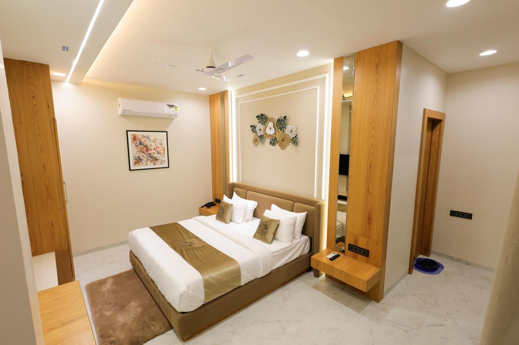 The Meera Hotel Ujjain Zewnętrze zdjęcie