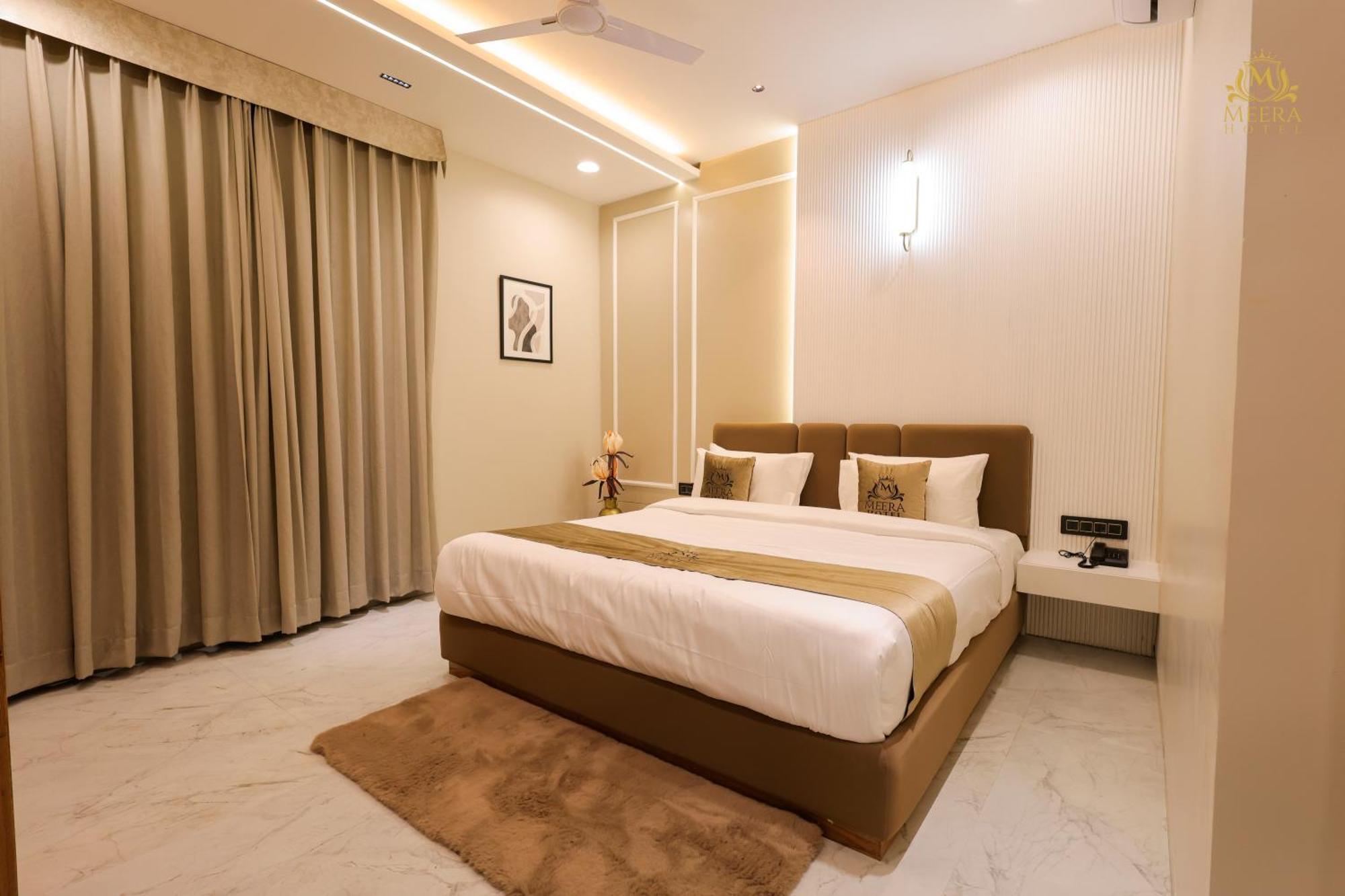 The Meera Hotel Ujjain Zewnętrze zdjęcie